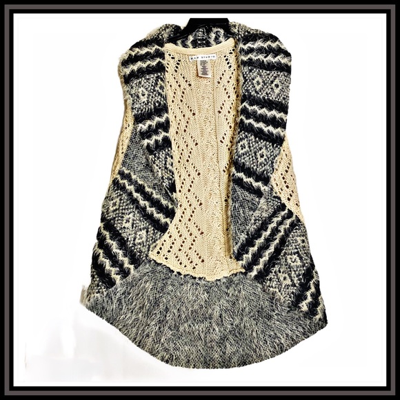 NWOT MAX STUDIO VEST KNIT Cream & FUR Black/Gray - Picture 3 of 10